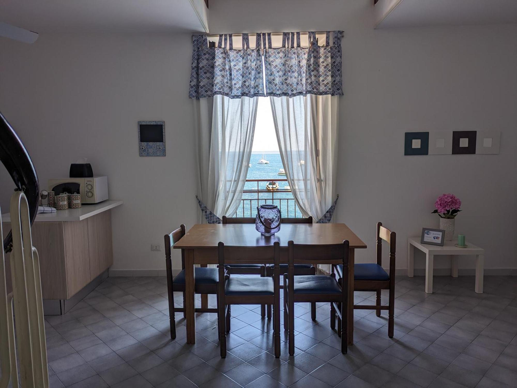Apartamento Mimi Sul Mare Massa Lubrense Habitación foto
